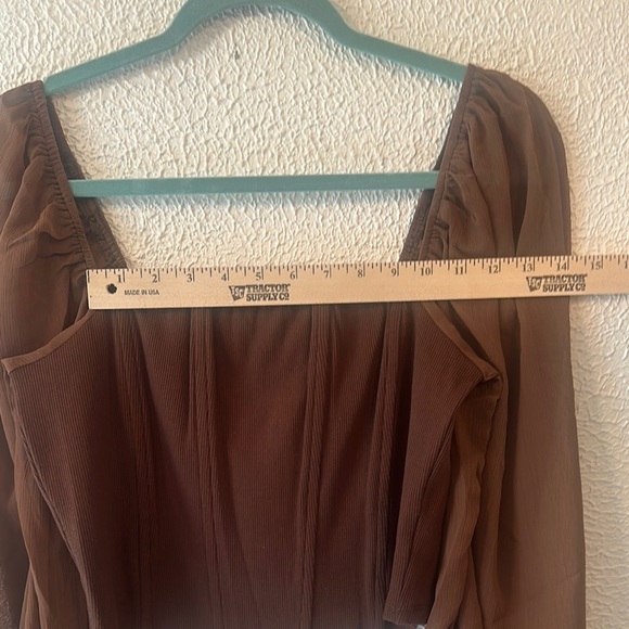 Promesa Brown Ruched Long Sleeve Crop Blouse - Picture 5 of 11
